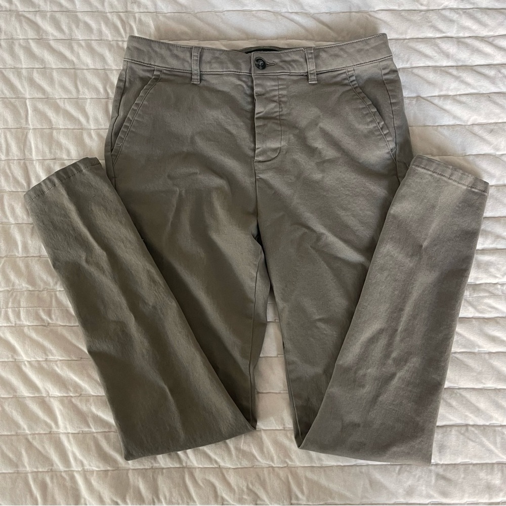 Like New! Men’s ASOS Design Power Stretch Chinos 32x34 in Dark Beige